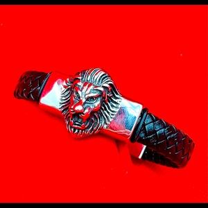 Natural leader men’s bracelet Gothic style Lions
